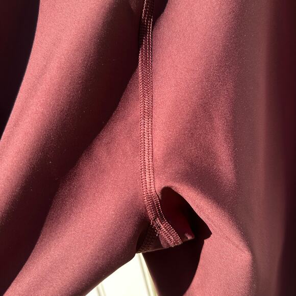 ALO Yoga Cherry cola Leggings and Bra Airlift Intrigue - Picture 14 of 16